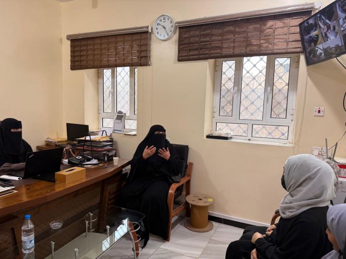 رئيسة دائرة المرأة بالمكتب السياسي تزور إذاعة صوت المقاومة وتلتقي بالكادر النسائي 