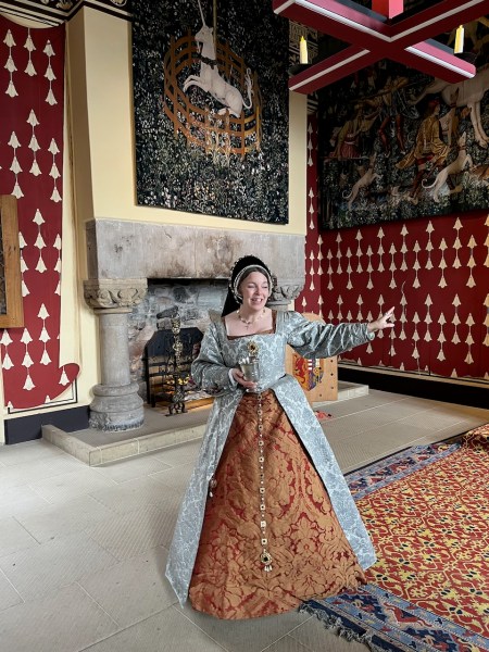 Interpreters set the scene in the Royal Palace