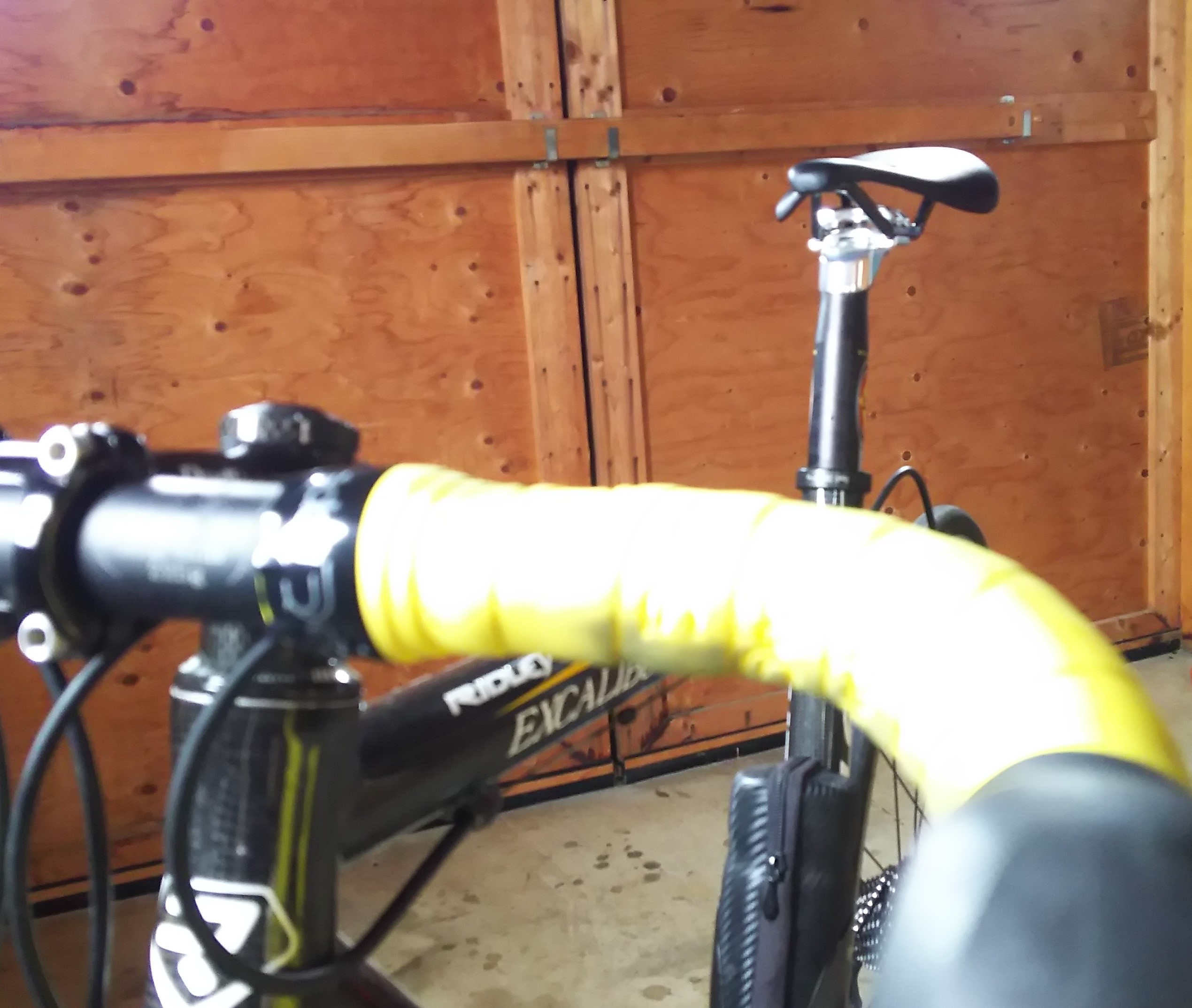 中華軽量カーボンサドル 中華カーボンサドル 軽量 - メルカリ