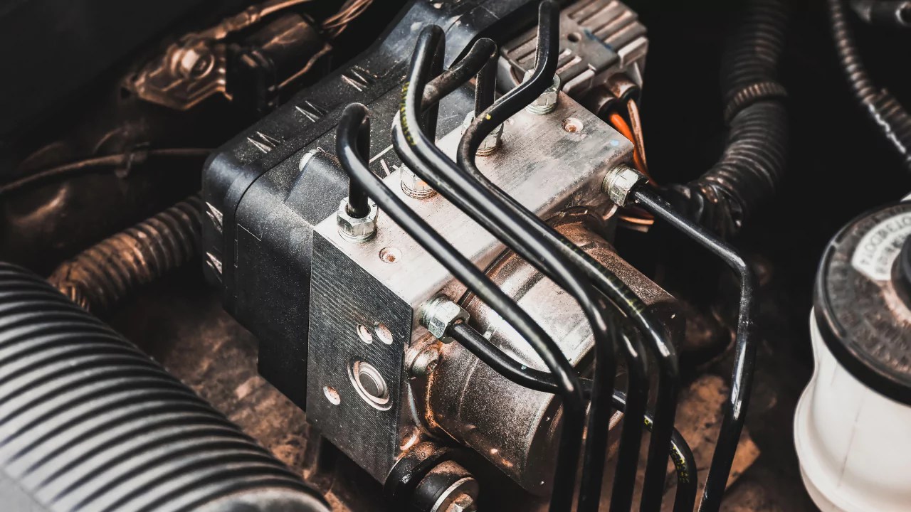 Symptoms of a Bad ABS Control Module
