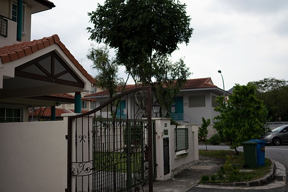 Rumah sewa flat kelompok bambu blok . 24mm Gm Vs Sigma 40mm F1 4 Sony Alpha Full Frame E Mount Talk Forum Digital Photography Review