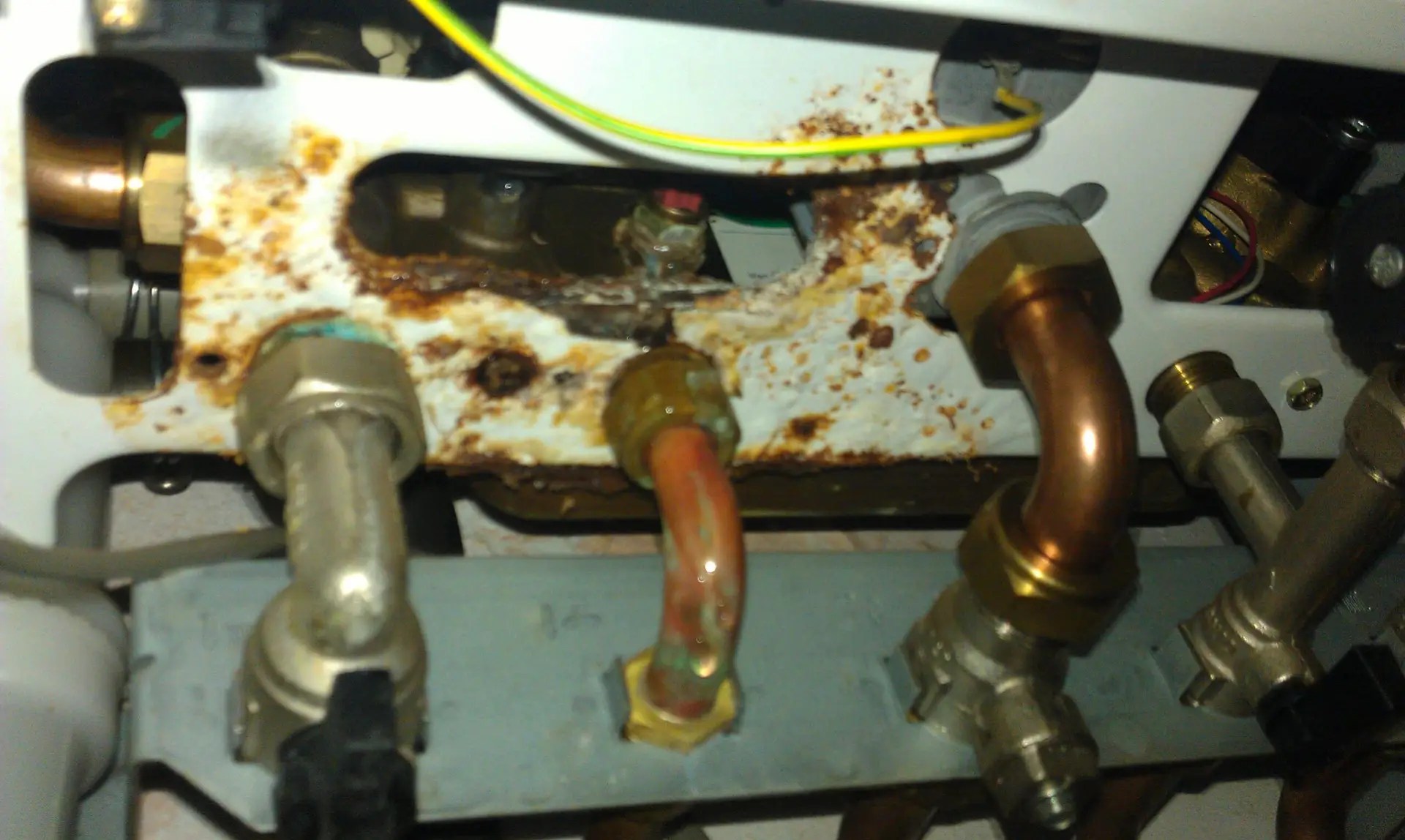 Heating Issues: Visual representation of common challenges in home heating systems. Learn about causes, solutions, and maintenance tips for optimal heating performance.