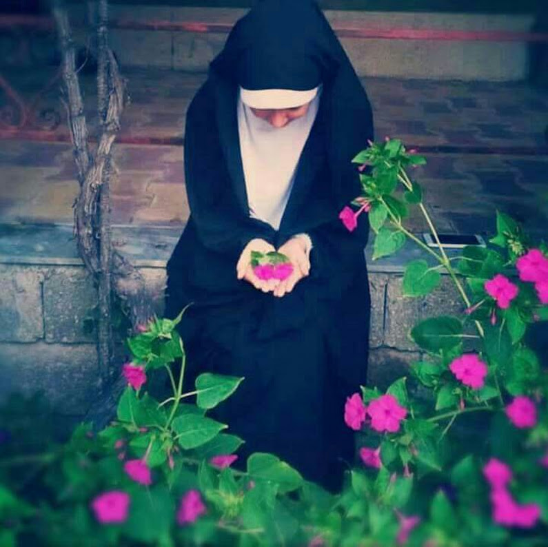 صور بنات محجبات حزينات , دموع البنات غالية عزه و ثقه