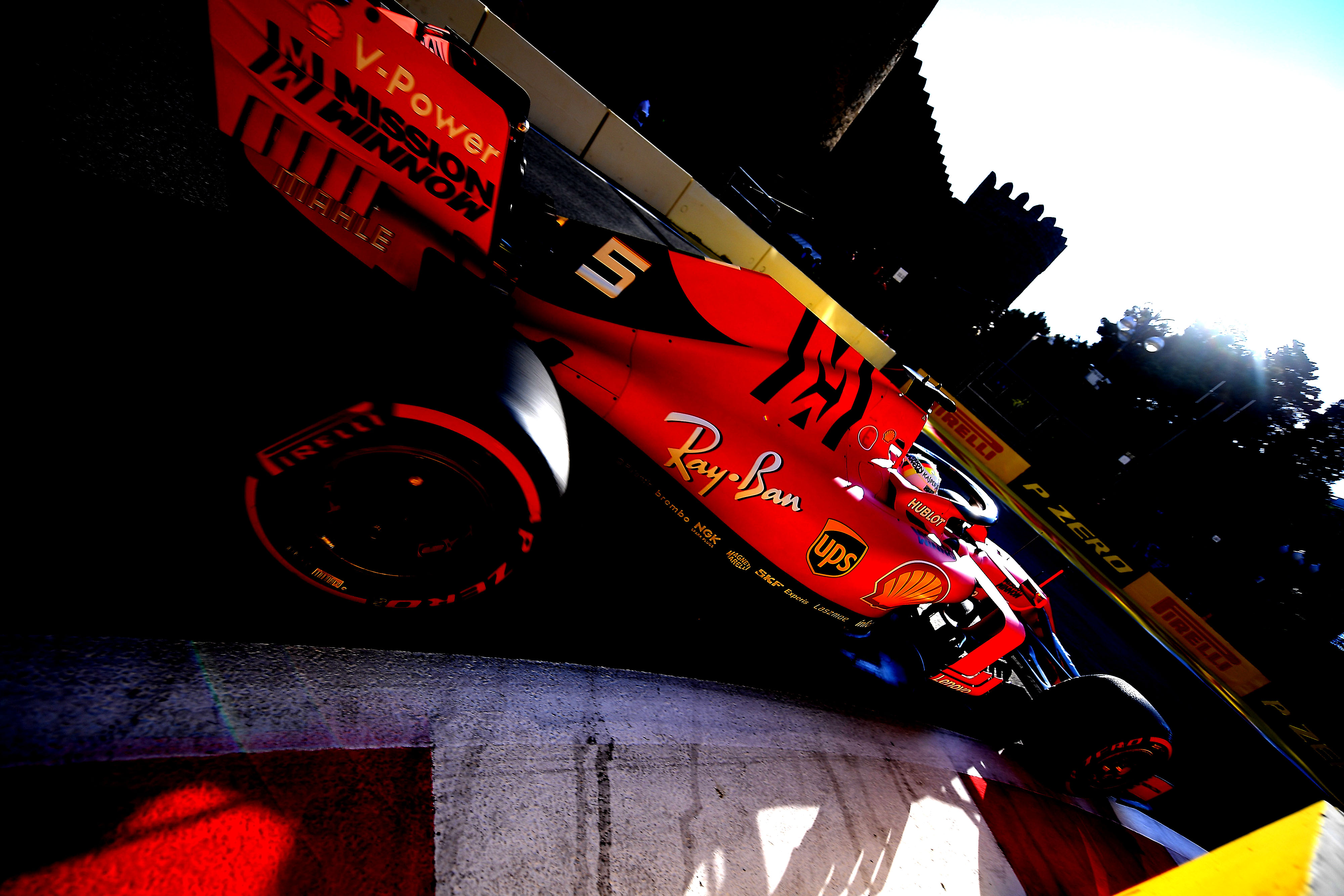 2019 Azerbaijan Grand Prix Qualifying Live 3legs4wheels