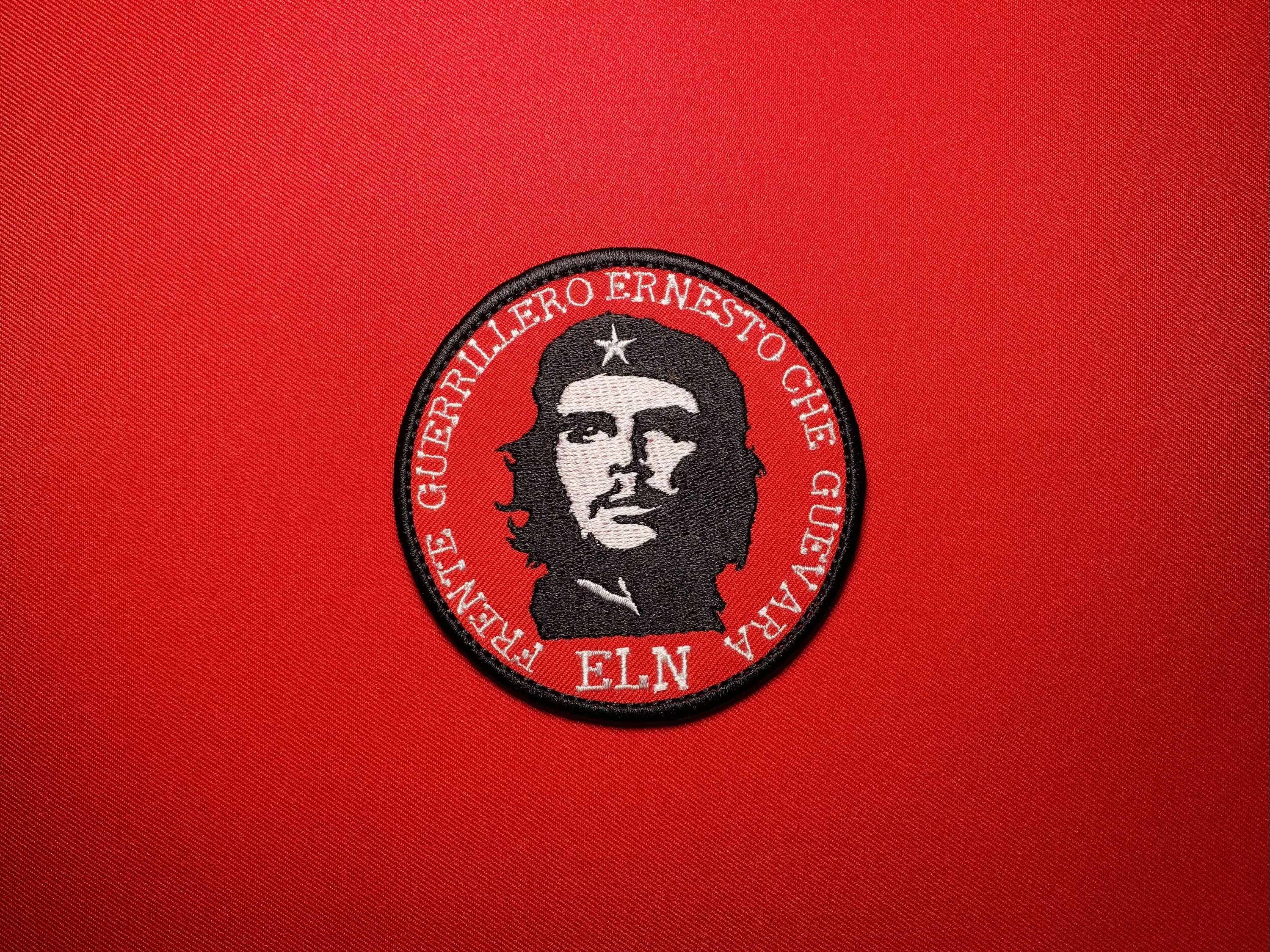 Embroidered 3.5-inch reproduction patch of the ELN Frente Guerrillero Ernesto Che Guevara featuring Che Guevara’s portrait on a red circular background.