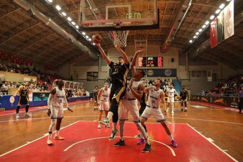 Basketbol Ligi’nde Kağıtspor evinde mağlup oldu
