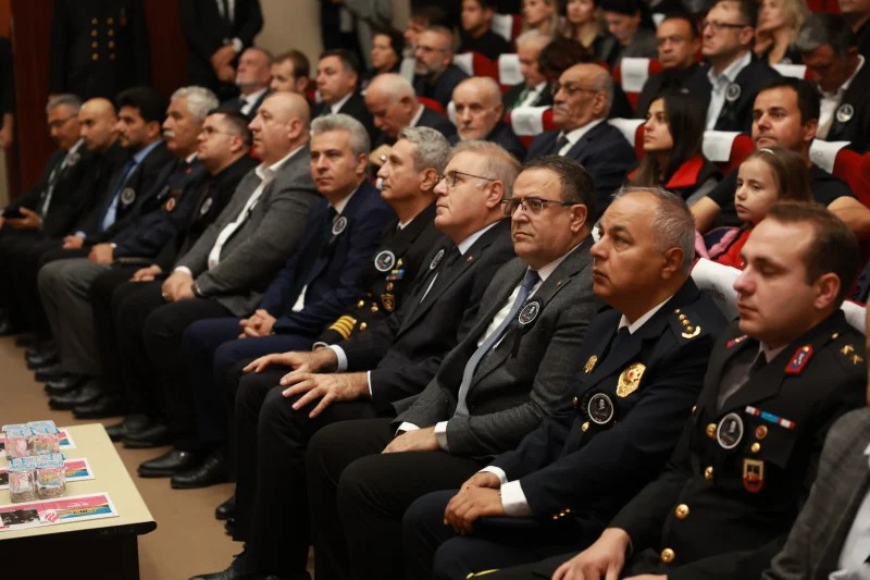 Atatürk Derince’de Saygı ve Özlemle Anıldı!