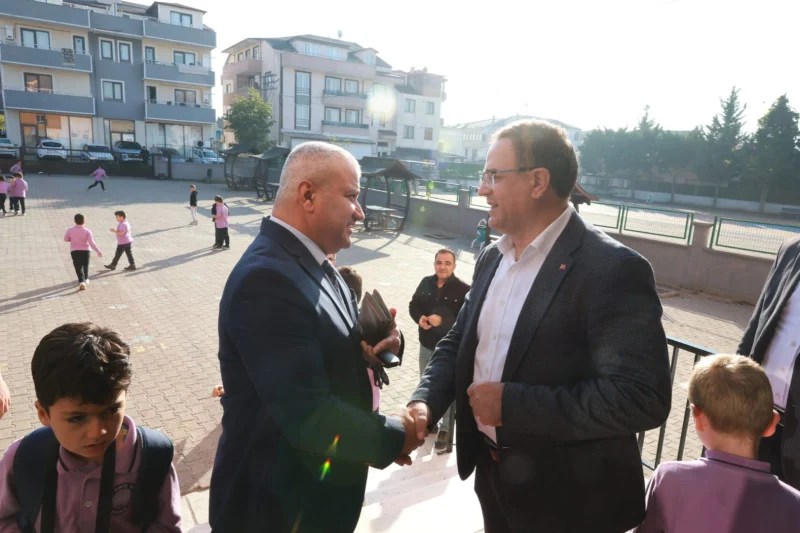 Derince’de Başkan Gökçe’den Eğitime Destek!