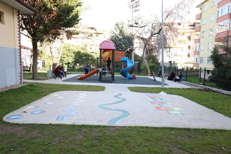 Derince’de Parklar Yenileniyor ve Güzelleşiyor!