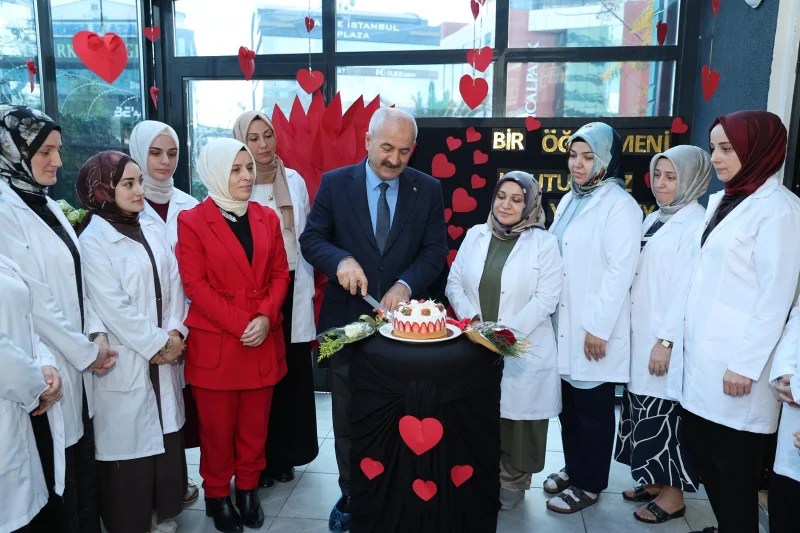 Başkan Büyükgöz, Gebze’de Öğretmenler Günü’nü Kutladı