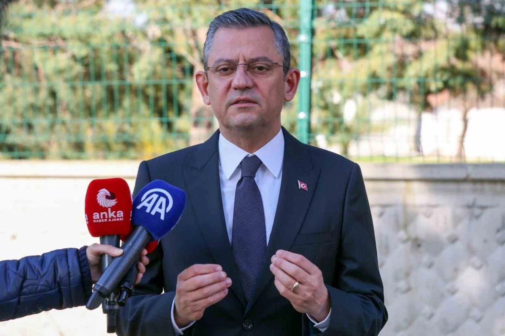 Özgür Özel’den yeni parti açıklaması