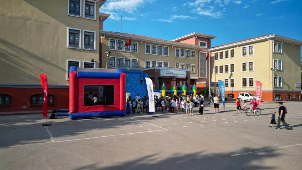 Körfez’de mahalle şenlikleri başladı