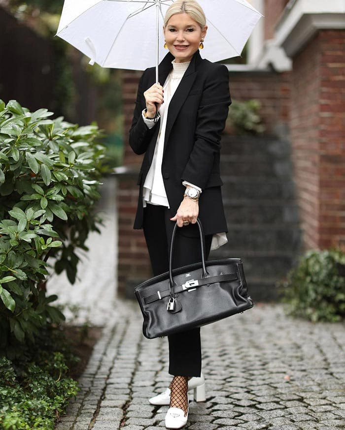 Some people misinterpret the dress code and wear whatev. How To Dress After 40 And Still Look Hip Style Tips For Women Over 40