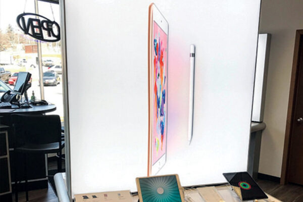 Counter top display for Apple iPad