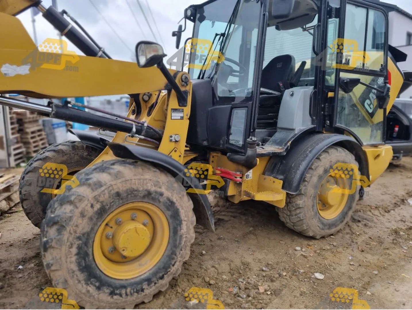 Cat 906m C3.3B