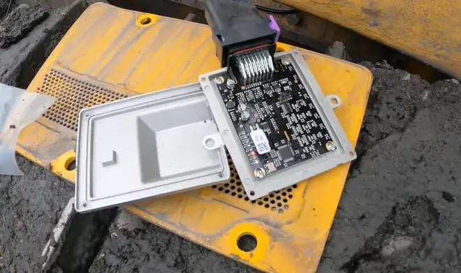 Komatsu DPF delete kit SAA6D107E-3