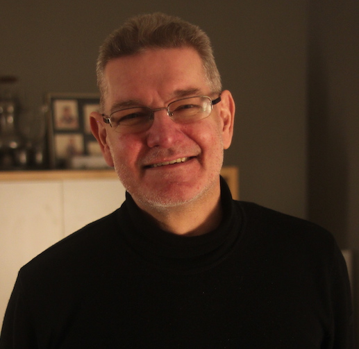 Niels Müller hat während seiner Mittelschulzeit (1982-86) erste Erfahrungen mit Theatertechnik gesammelt und betreute nach der Matur die Theatergruppe der Kantonsschule Stadelhofen (Leitung: Dr. Heiko Strech) bis 2002 als Licht-/Ton- und Bühnentechniker. Engagements bei verschiedenen Impro-Theater-Gruppen sowie verschiedenen Theatergruppen, darunter Freies Theater Zürich (Ruth Willi), Theater Frischfleisch (Marco Hauamann-Gilardi), Orpheos (Martin Willi), PROTOKOLL 4 (Julia Nauer). Technischer Leiter des Boulevard Bar Lounge Theater von 2013-2015.