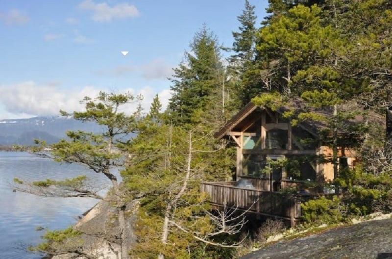 4 cottages to book online from $68 per night direct from owner for squamish, bc, ca. Escape To This Secluded Cabin On A Private Island In Squamish