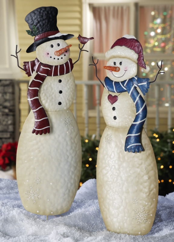 Purchase a few sets and create an entire choir. Holiday Snowmen Outdoor Garden Stakes | Christmas