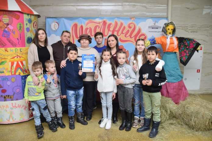 В Рязанском цирке прошла благотворительная акция «Счастливая мама» В Рязанском цирке прошла благотворительная акция «Счастливая мама» Этот благотворительный проект стартует одновременно во всех цирках России, являющихся филиалами компании Росгосцирк.