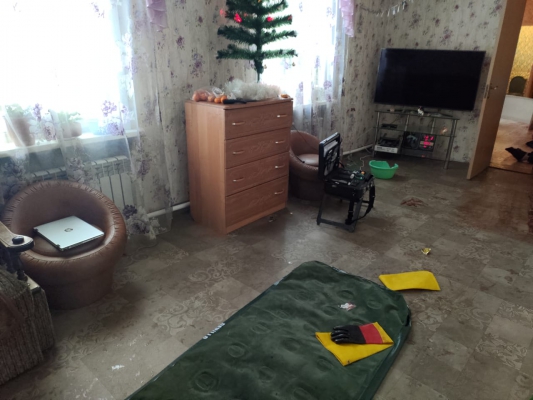 Убивший родителей наркоман получил 16 лет строго режима Убивший родителей наркоман получил 16 лет строго режима Во время возникшей ссоры с родителями мужчина нанёс кухонным ножом 10 ударов отцу, 8 — матери.