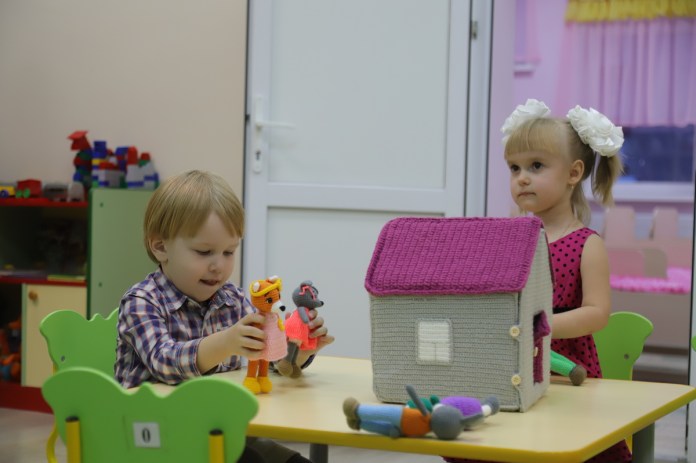 Жители Рыбновского района больше всего жалуются на дороги и медицинское обслуживание Жители Рыбновского района больше всего жалуются на дороги и медицинское обслуживание Губернатор Рязанской области побывал в локомотивном депо, новом филиале детского сада №2, Костинском ДК и доме-музее Пироговых.