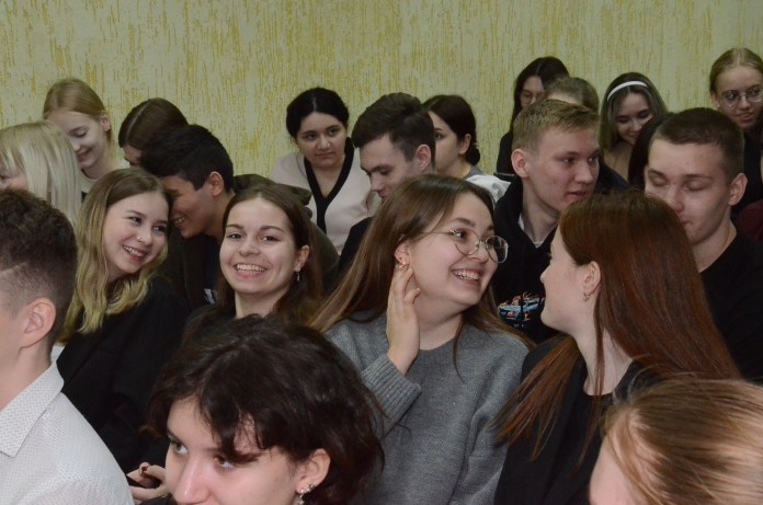 Общество «Знание» расширяет сотрудничество с молодежными пространствами в Рязанской области Общество «Знание» расширяет сотрудничество с молодежными пространствами в Рязанской области 4 апреля в культурно-досуговом центре «Октябрь» состоялось открытие нового подросткового пространства «Улица 13».