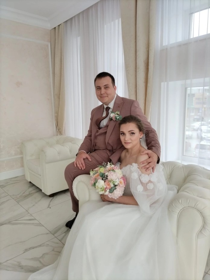 Рязанский загс показал молодожёнов прошедшей недели Рязанский загс показал молодожёнов прошедшей недели Многие молодожёны выбрали для бракосочетания 12 июня. В эту дату отмечают День России.