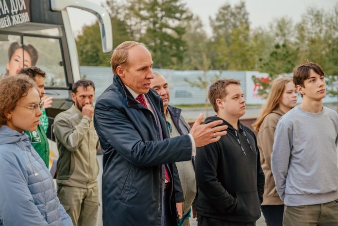 Студенты технологического колледжа побывали на экскурсии в ЖК ITower компании «Зелёный сад» Студенты технологического колледжа побывали на экскурсии в ЖК ITower компании «Зелёный сад» На этот раз экскурсия была организована для будущих программистов, системных администраторов, администраторов баз данных.