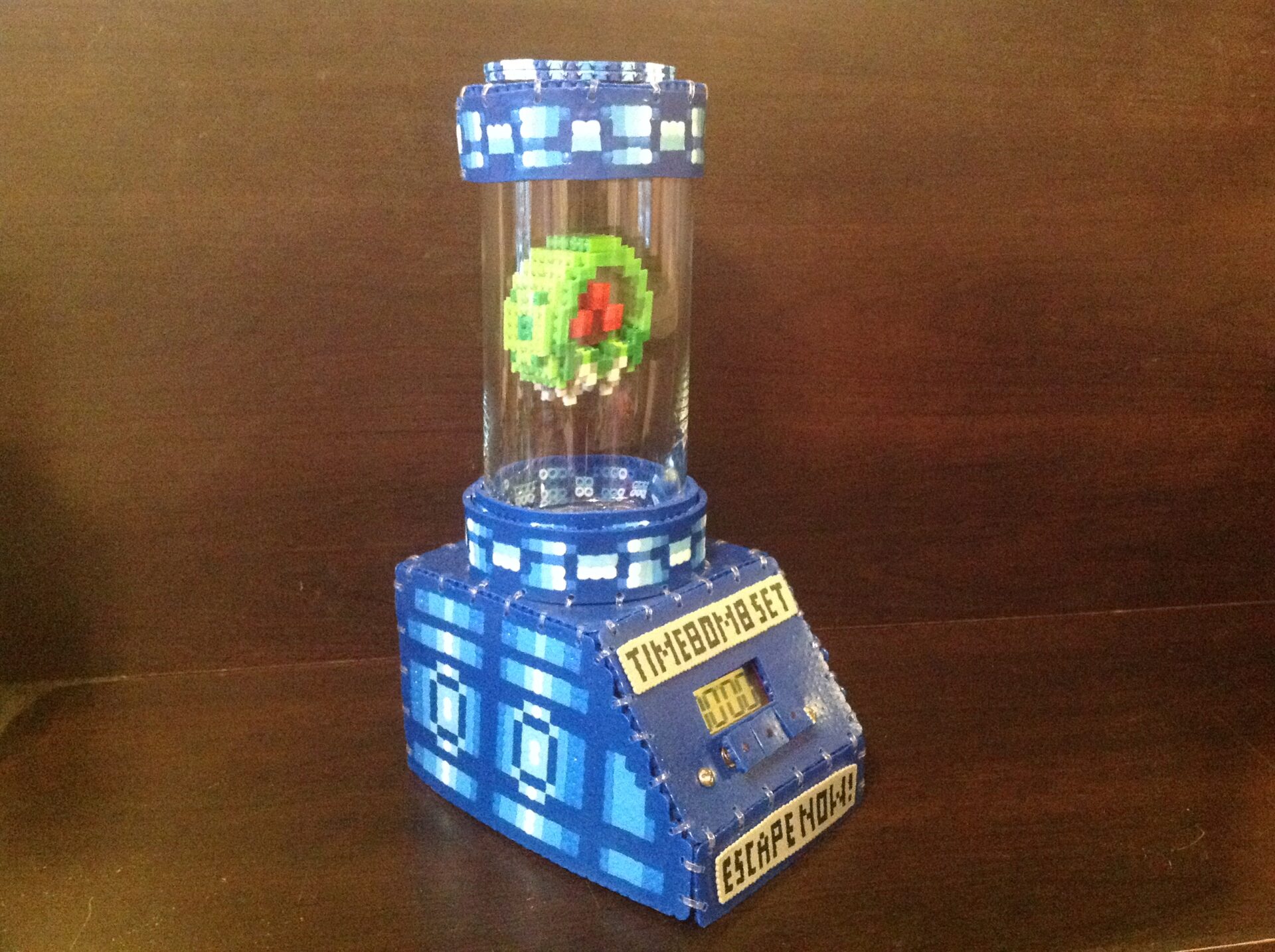 Metroid Capsule with Base