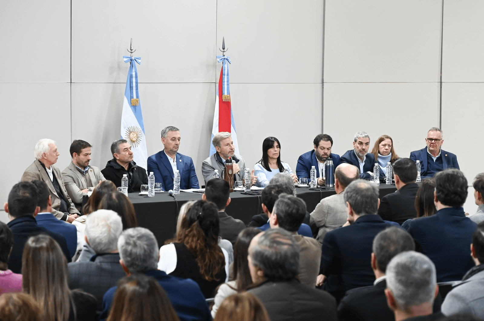Frigerio reivindicó las reformas de su gestión y exigió a su equipo: Hay que ponerse la camiseta y salir a la cancha