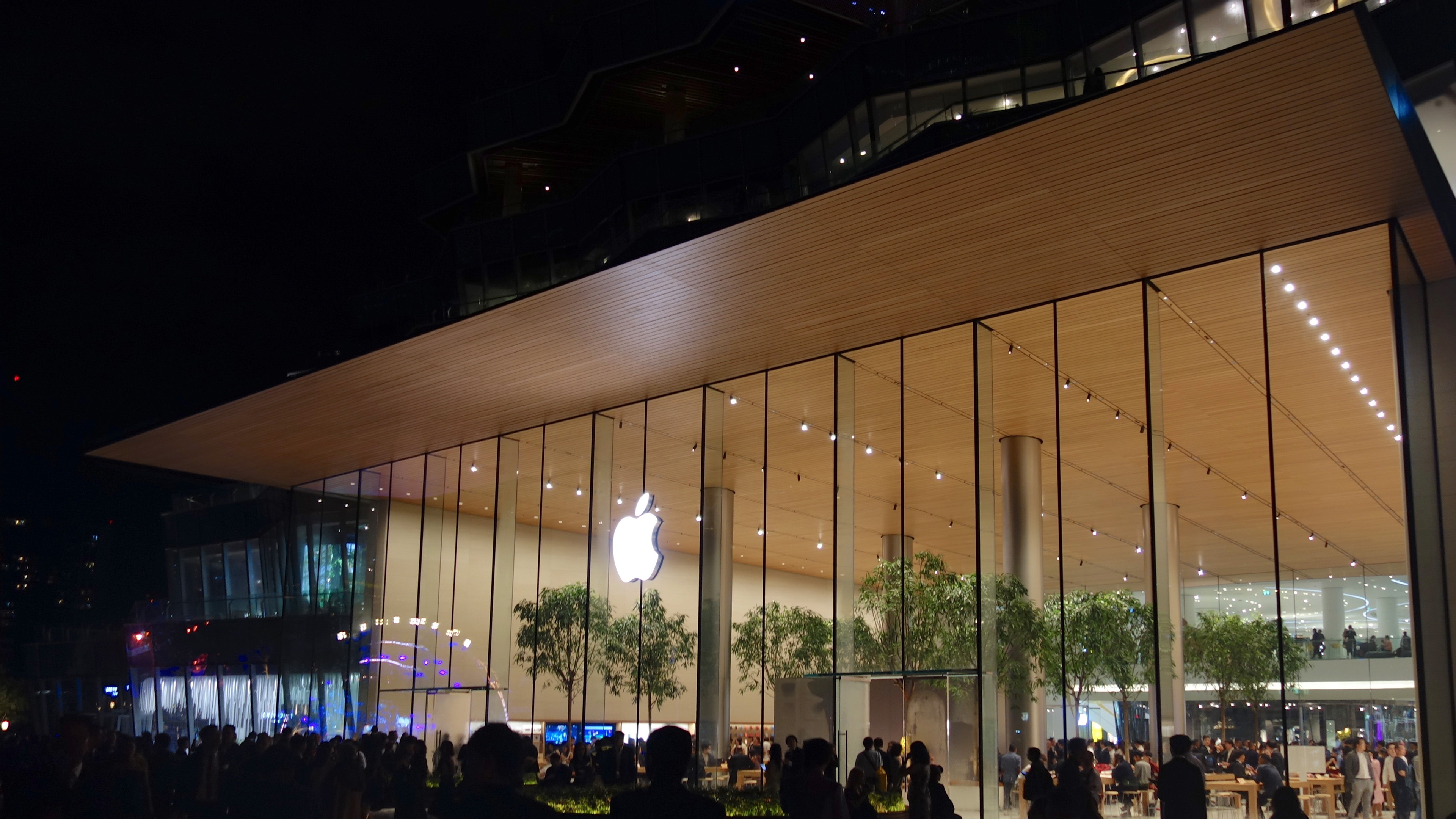 Photos: Apple's first store in Thailand celebrates grand opening