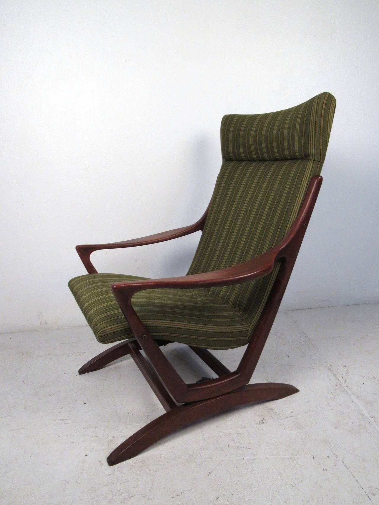 Mid Century Modern Rocking Chair For Sale At 1stdibs