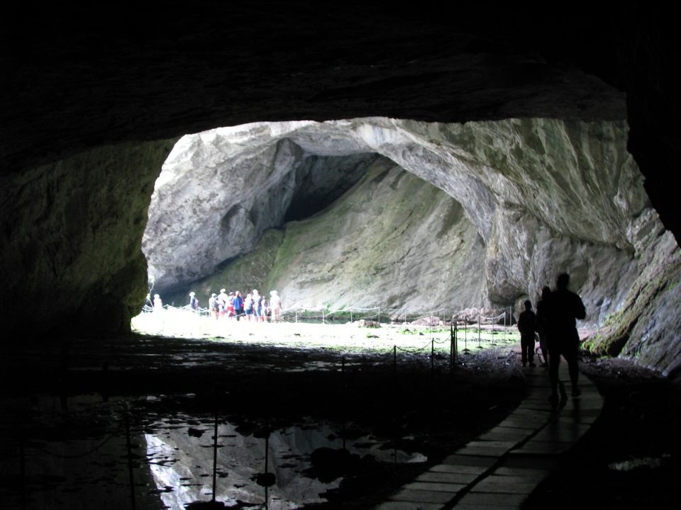 Осмотр грифона «таравал», скалы «кабанташ», экскурсия в пещеру «сказка». Puteshestvie V Pesheru Shulgan Tash Kapova I Pesheru Skazka Drive2