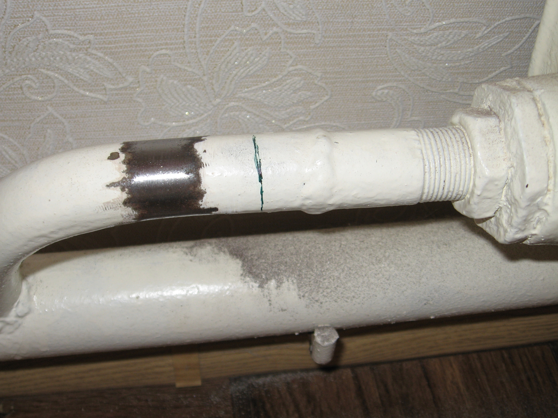 Как правильно врезать кран в трубу отопления