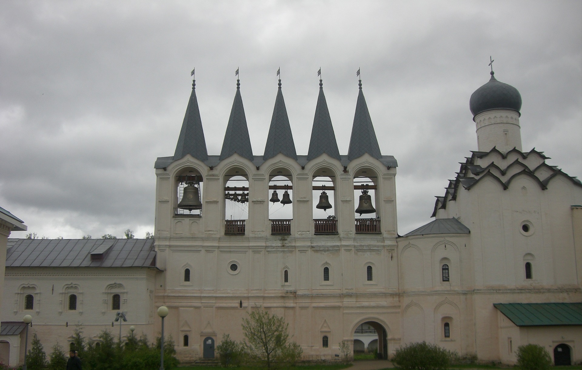 По приезду в тихвин паломническая служба тихвинского монастыря имеет честь предложить вам следующие экскурсии: Poezdka V Tihvinskij Monastyr Drive2