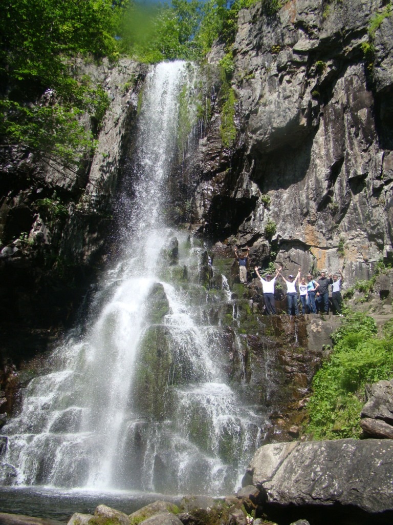 07/10/2012 · беневские водопады (или ермоловские) расположены в нескольких километрах от сел беневское и кишиневка на реке киевка и еломовском ключе, которые берут свое начало на горе белой и горе лысой хребта партизанского. Letnyaya Poezdka Na Benevskoj Vodopad V Primorskom Krae 2 Chast S Fotkami Mitsubishi Pajero 2 8 L 1994 Goda Na Drive2