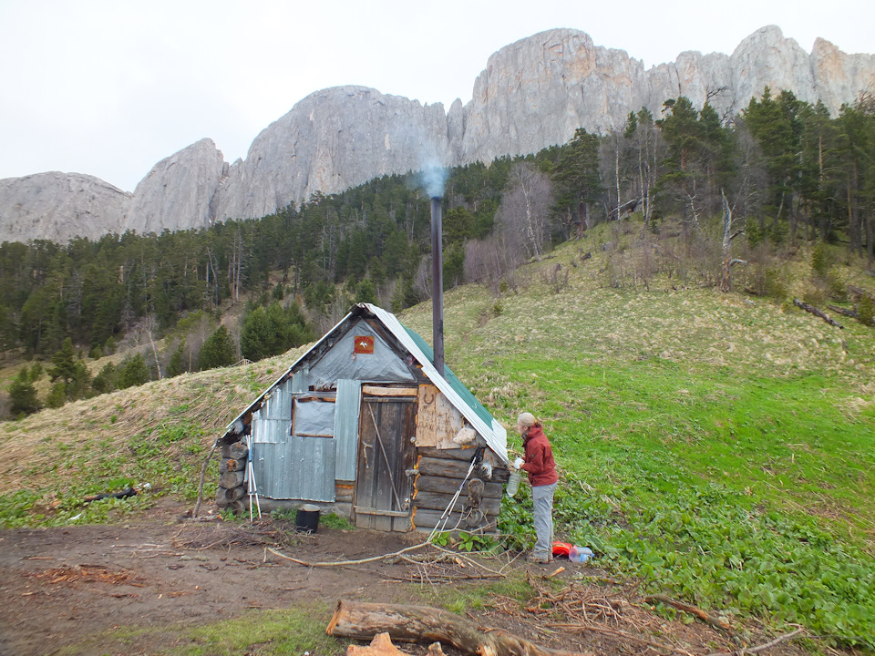 В 1975 году с 10 по 12 сентября при прохождении маршрута №30 — «через горы к морю» в плановой группе №93 погибло 21 человек, о чём позже напишут в трёх популярных советских газетах: 30 J Vsesoyuznyj Marshrut Chast 2 2 Drive2