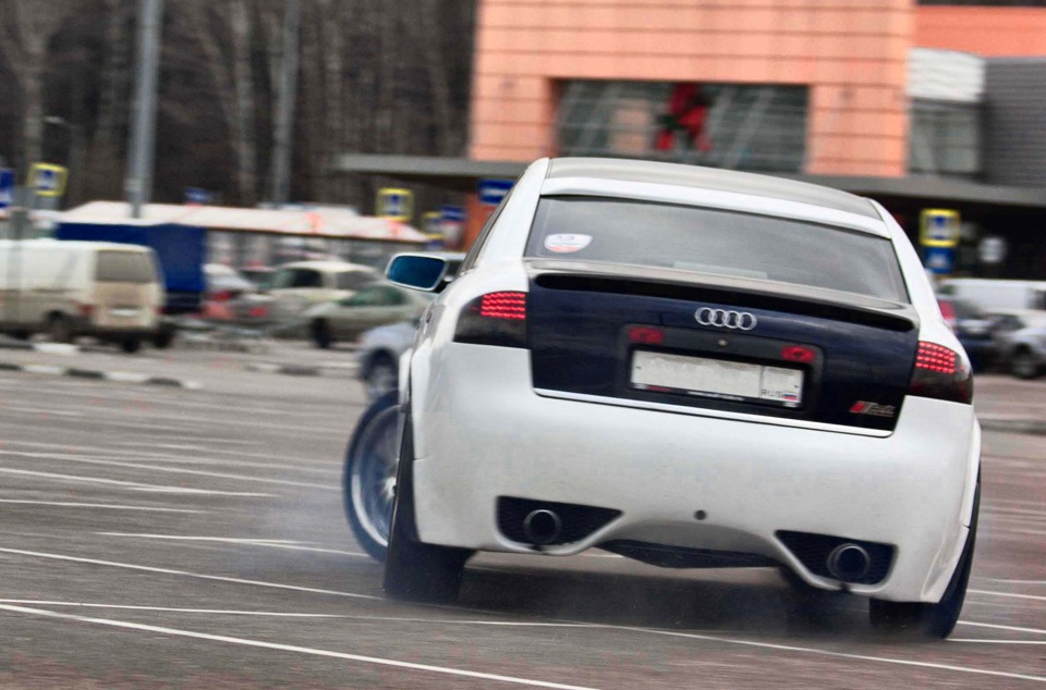 Holiday tires burnout — audi a6 (c5), 3 л, 1998 года