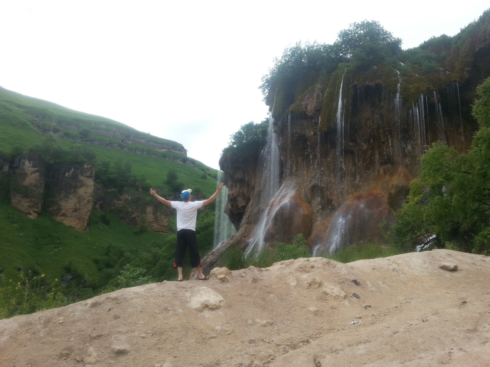 Доехать до водопада довольно просто: Carskie Vodopady Vodopad Gedmishh Zhetmish Suu Lada 4x4 3d 1 7 L 1990 Goda Na Drive2