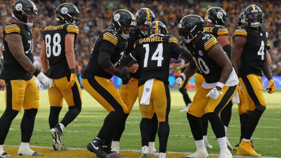 Tomlin speech on late Rooney inspires Steelers