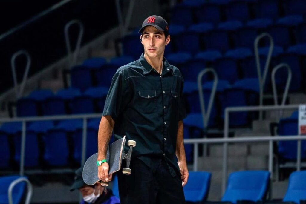 Matías Dell Olio durante su participación en el skateboarding de los World Skate Games Asunción 2026.