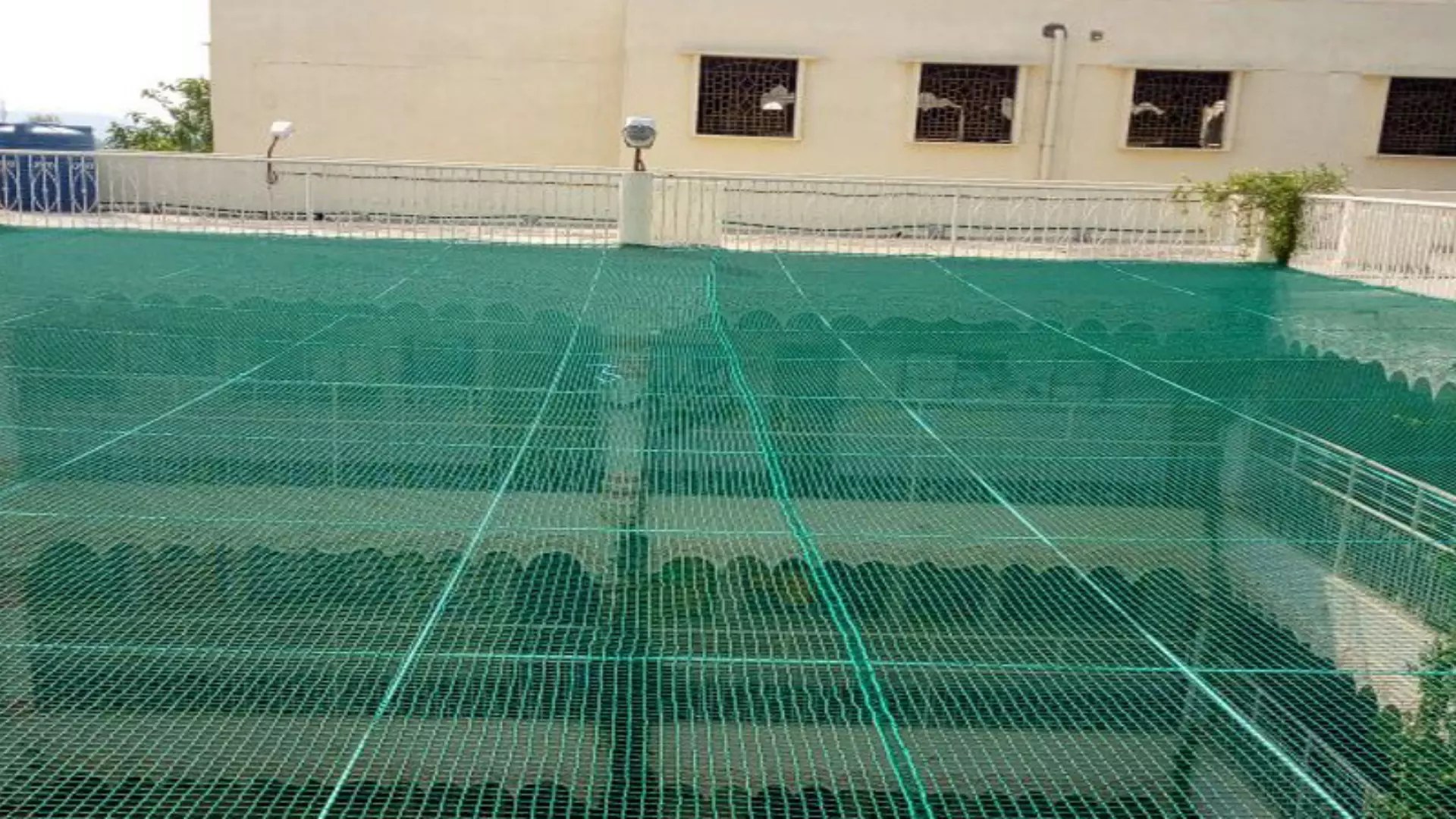 Bulding terrace and open area places cover and protect with safety net