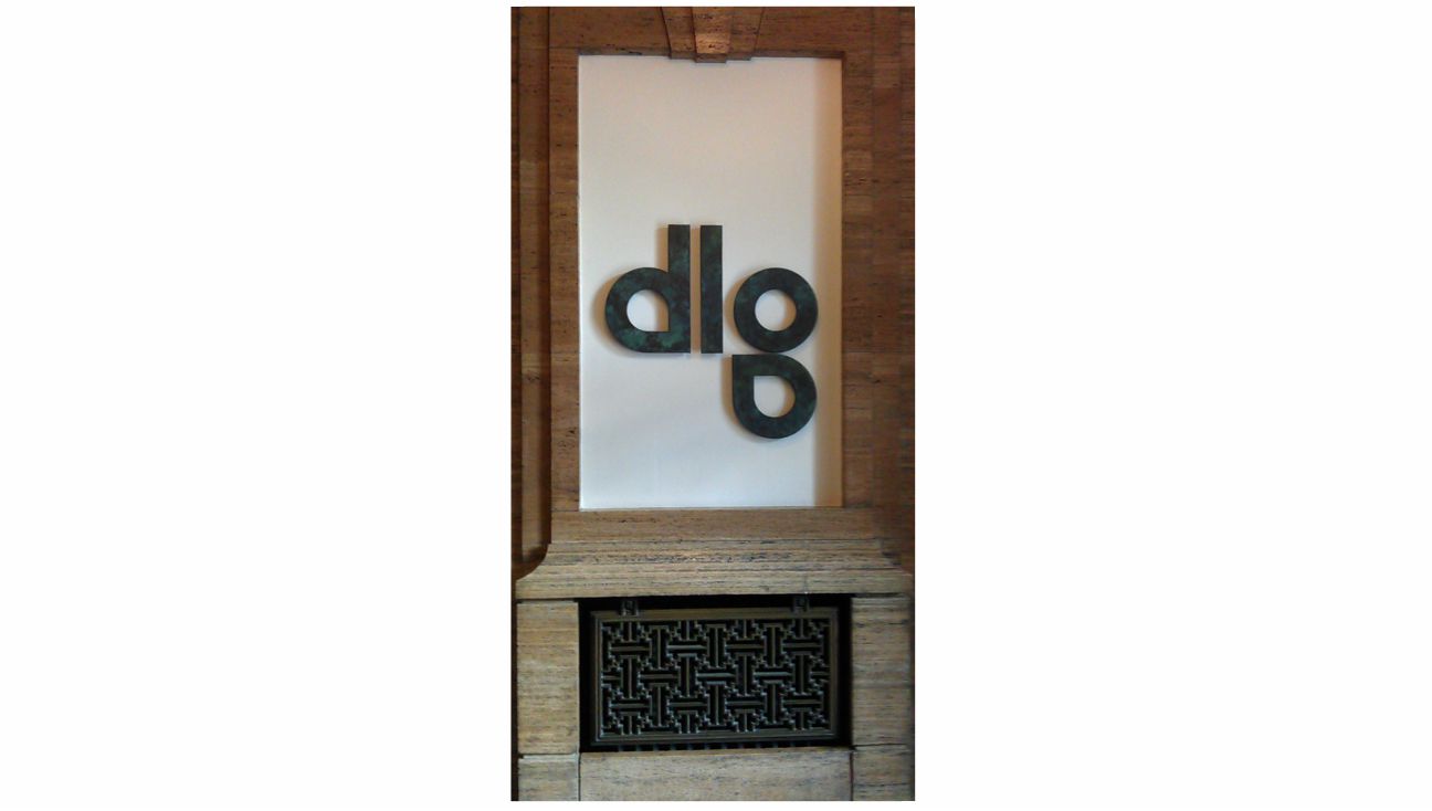 DLG bogstaver Bronze bogstaver patineret