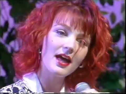 Secrets/The Primitives 歌詞和訳と意味