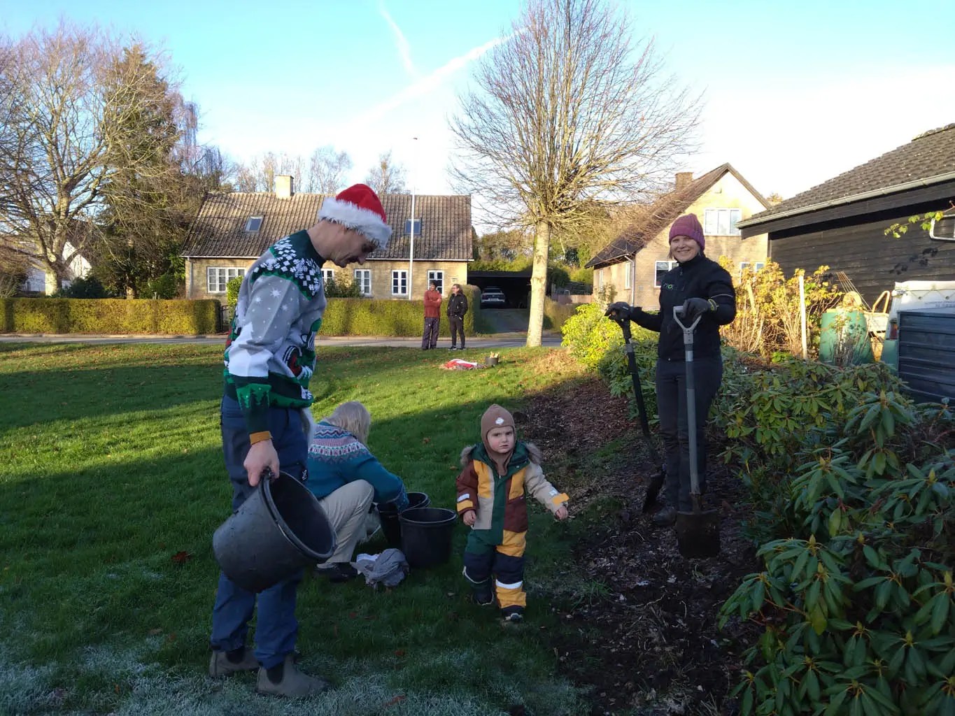 Aarestrupborgere planter blomsterløg, 15. nov. 2025