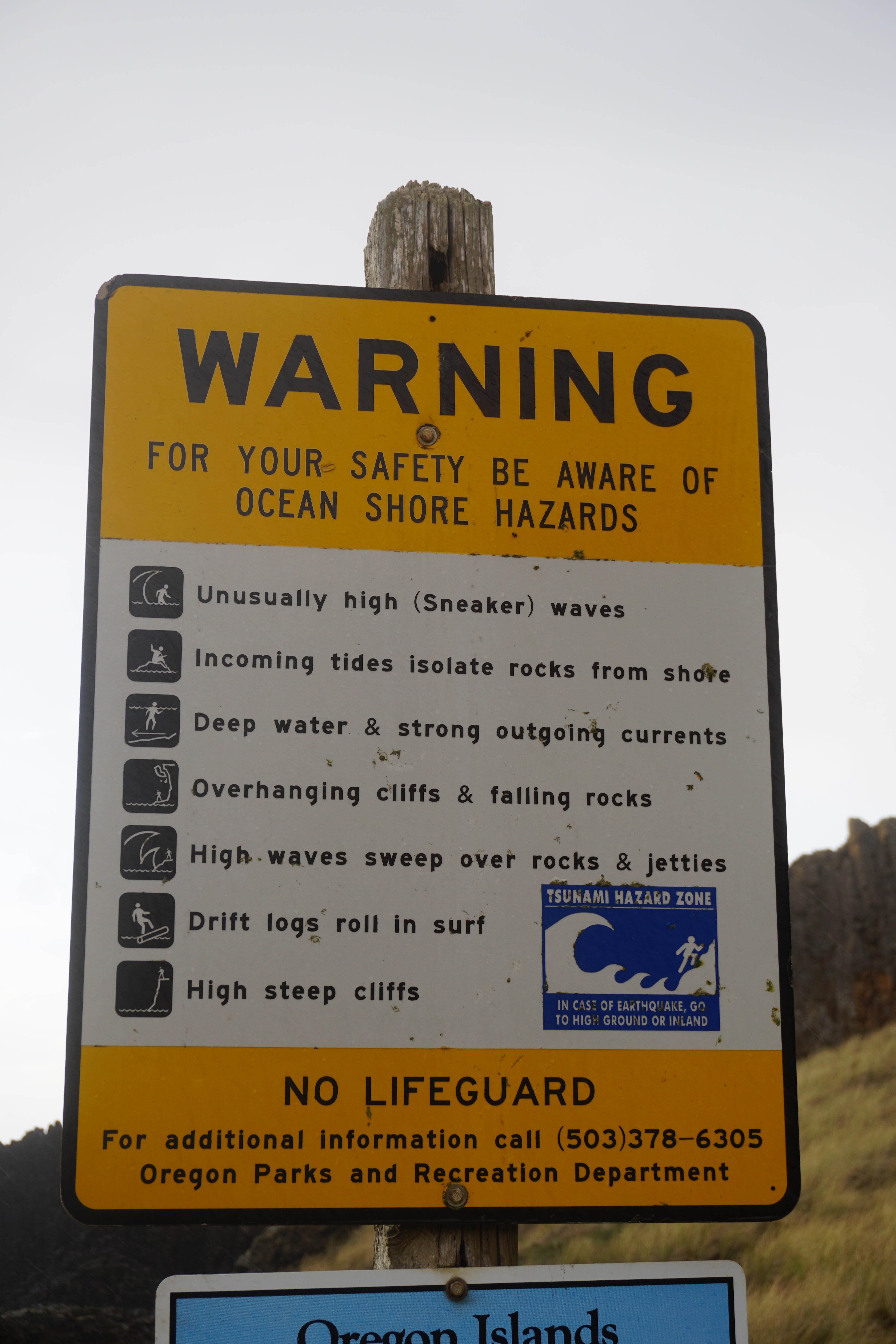 Warning signs for Tsunamis and "Sneaker" waves