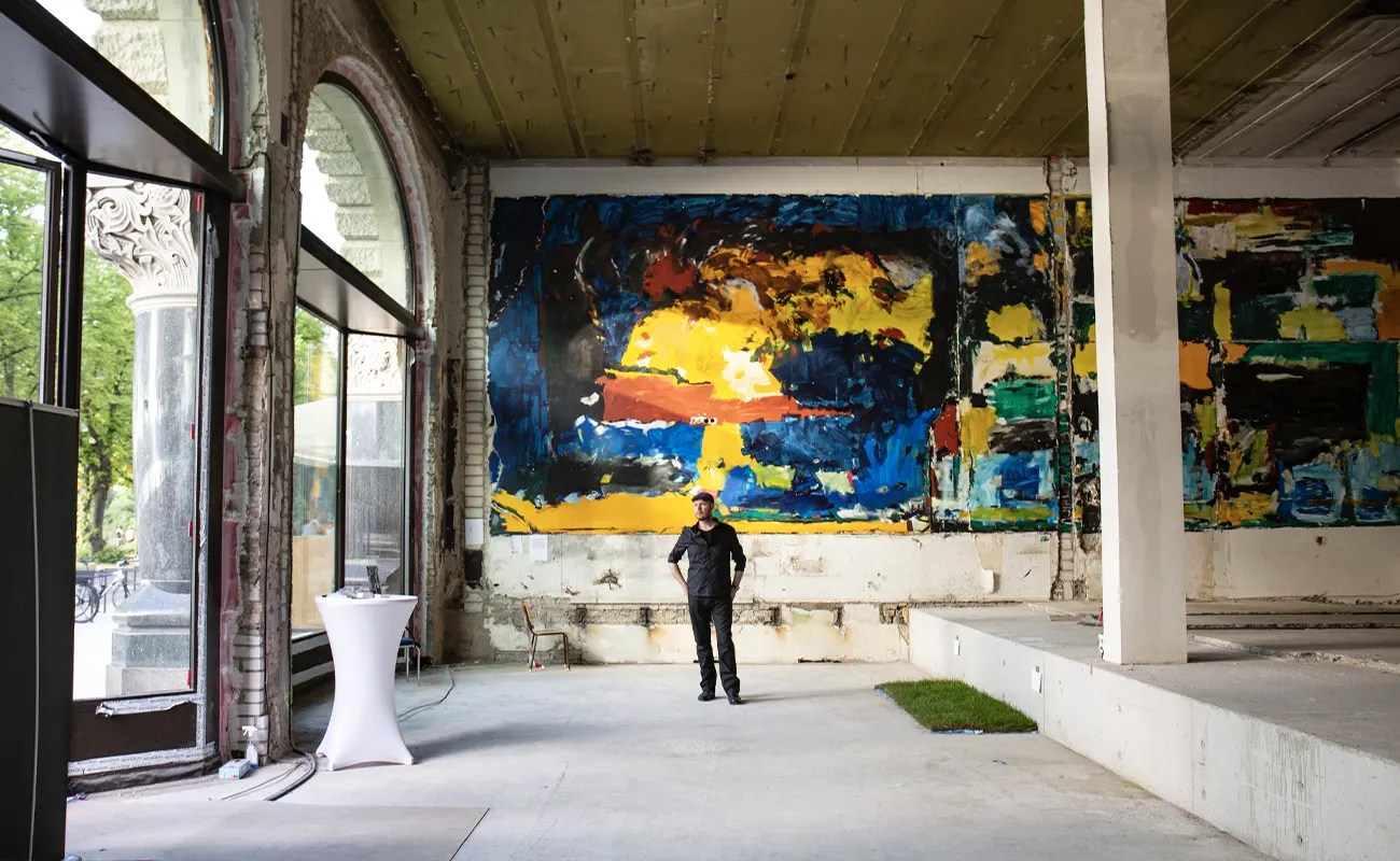 Shuk Orani: The Symbiosis of Science and Art in Multimedia Explorations