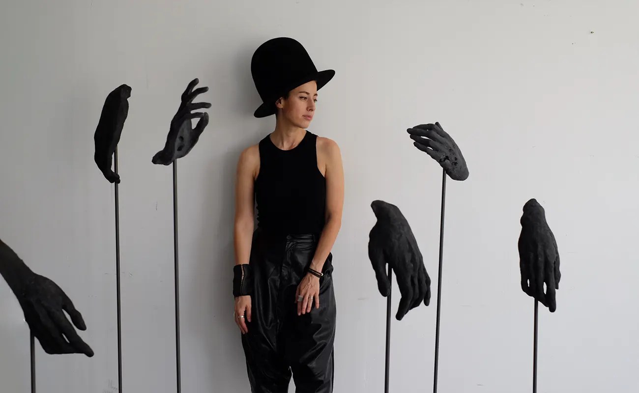 Yulia bas: unraveling threads of identity across borders