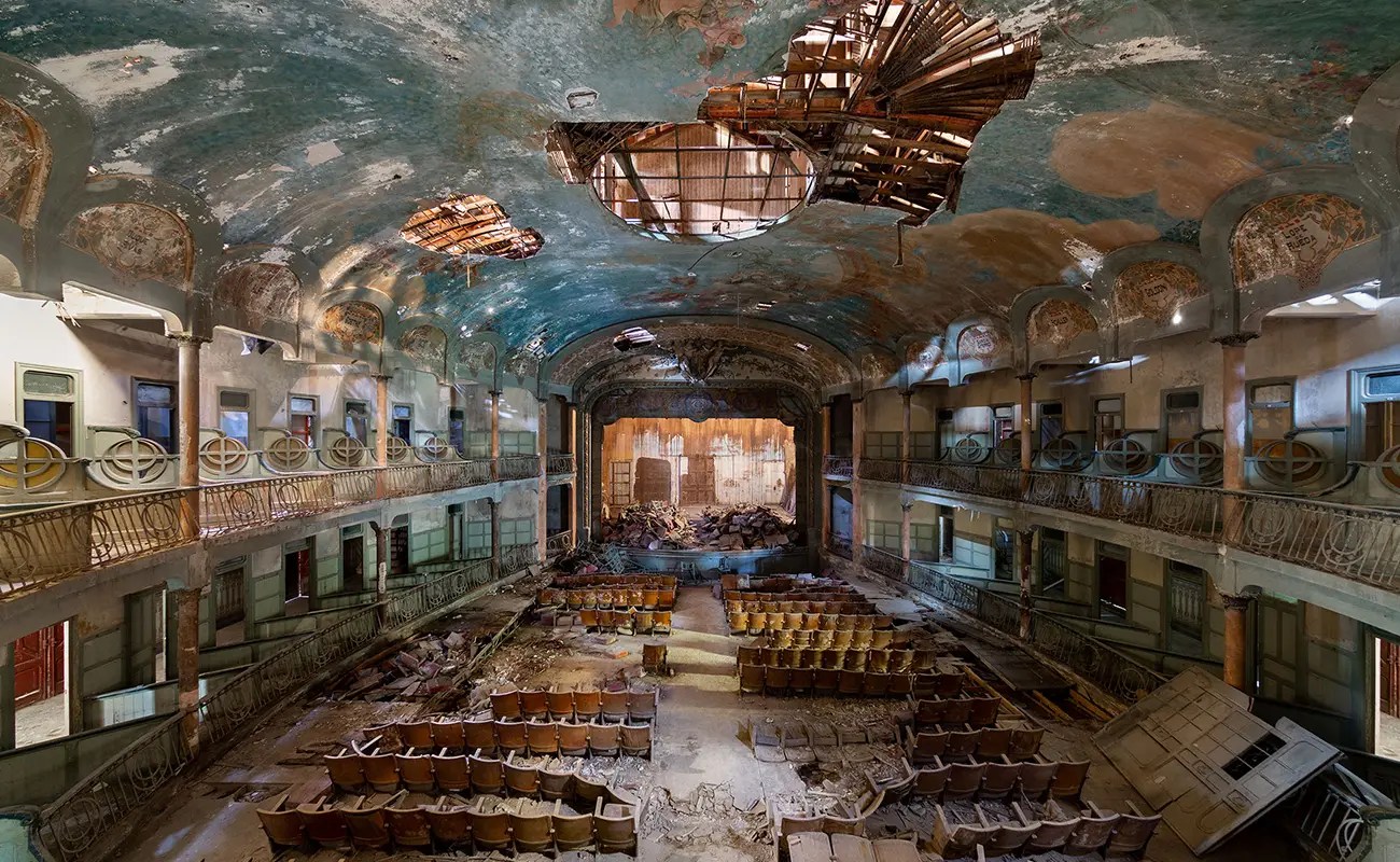 Dimitri Bourriau: Where Decay Becomes Visual Poetry